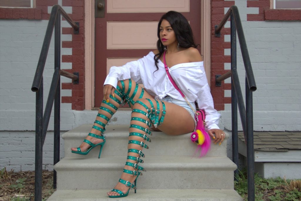 how to wear your boyfriends shirt, style a white shirt, allthingsslim, shayla drake